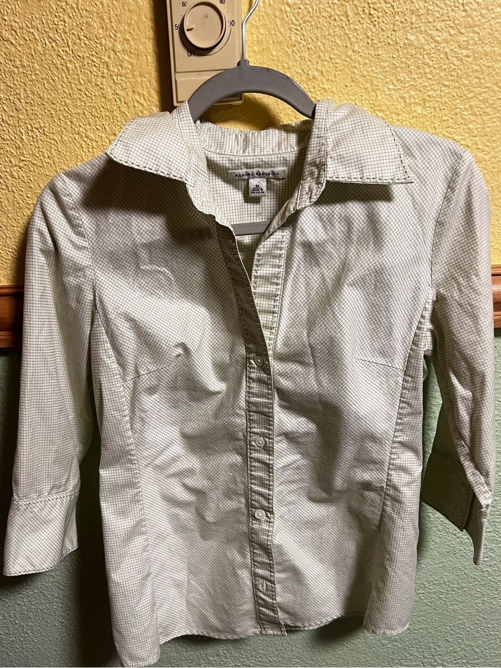 Banana Republic Green & White Gingham Button-Up Blouse Size M